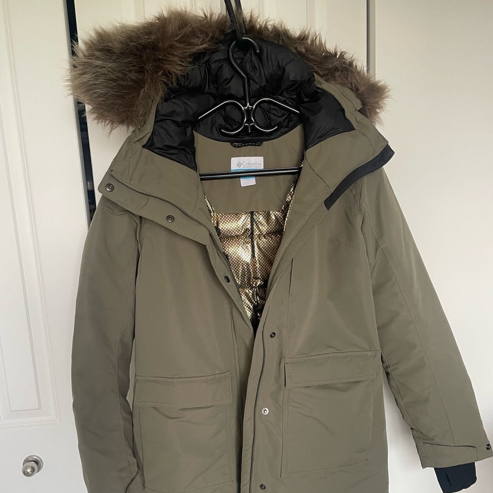 Columbia Olive Green Ski & Snow Jacket with Faux Fur Hood
